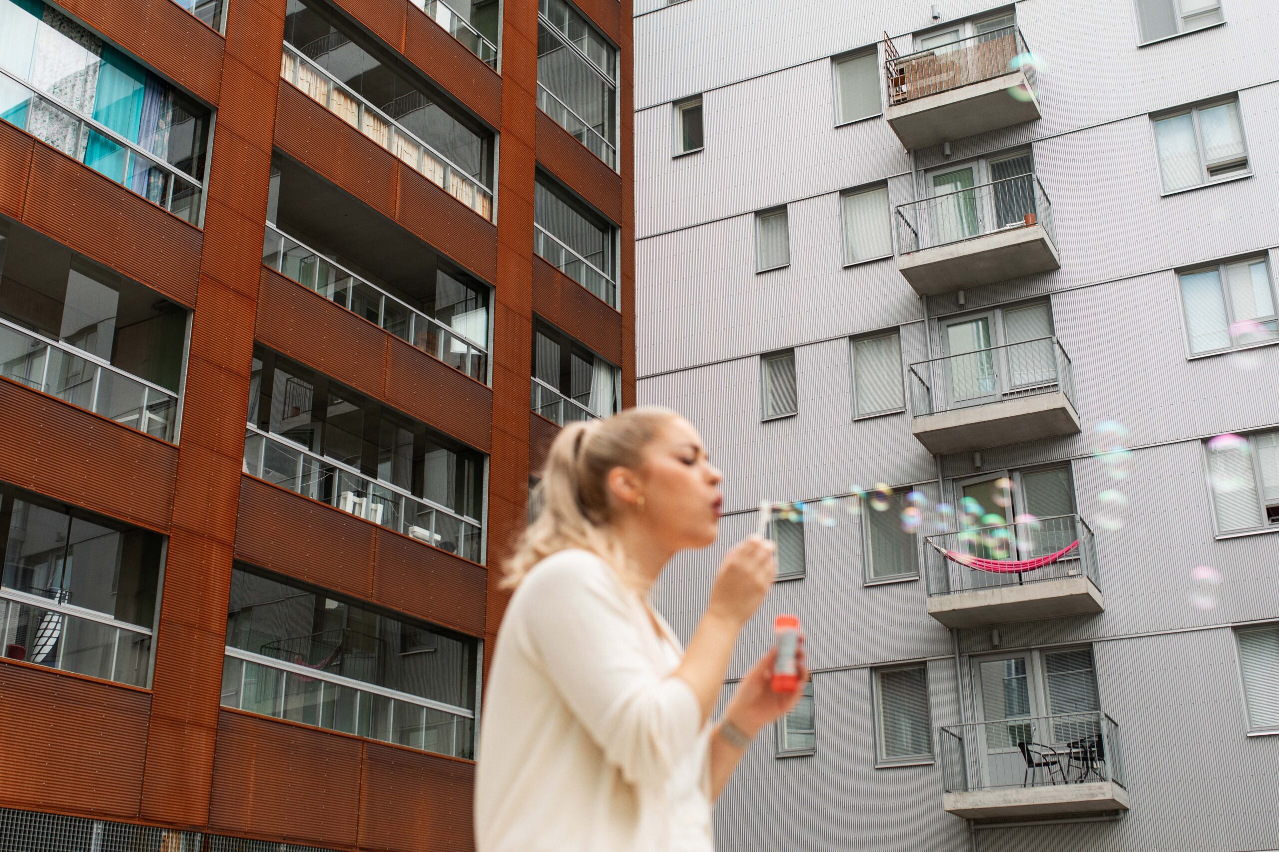 Kuka voi hakea M2-Kotien asuntoa?